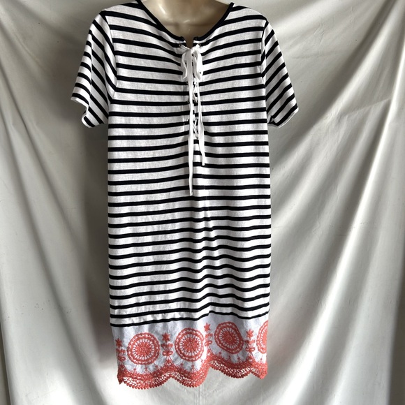 Crown & Ivy Navy & White Striped Lace-Up Back Shift Dress | Size Extra Large - Picture 5 of 9